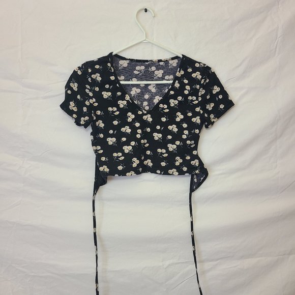 SHEIN Floral Tie Up Crop Top Tee Womans - Picture 1 of 2